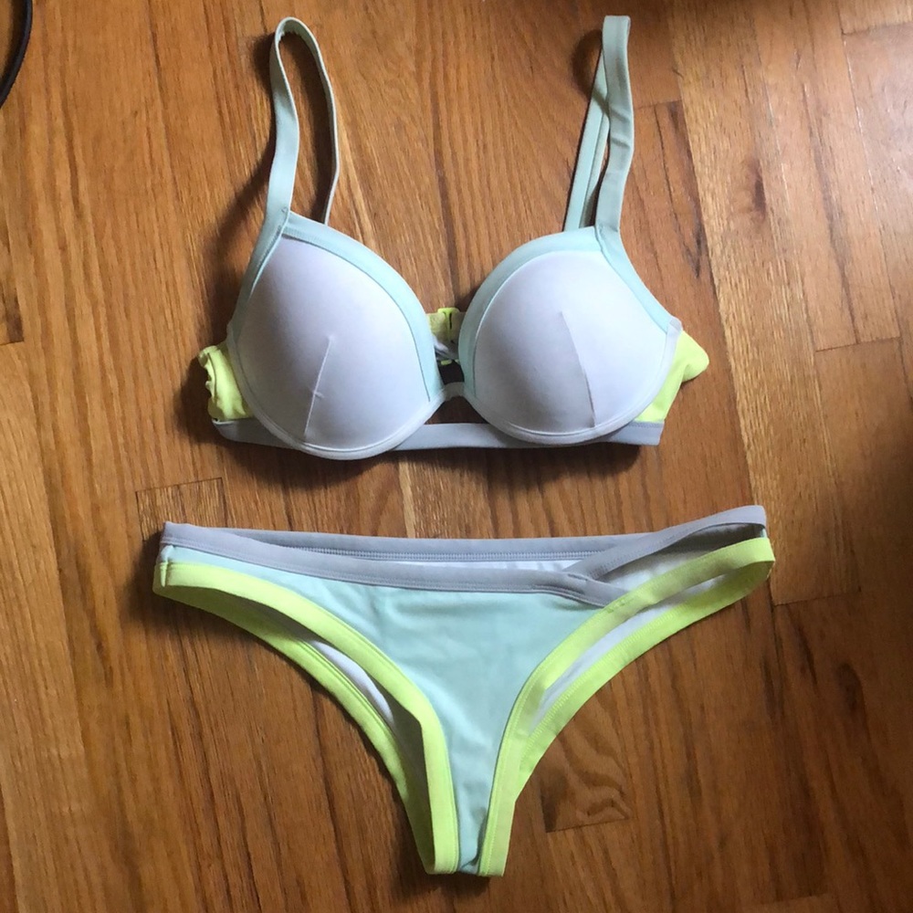Victoria’s Secret Underwire Bikini